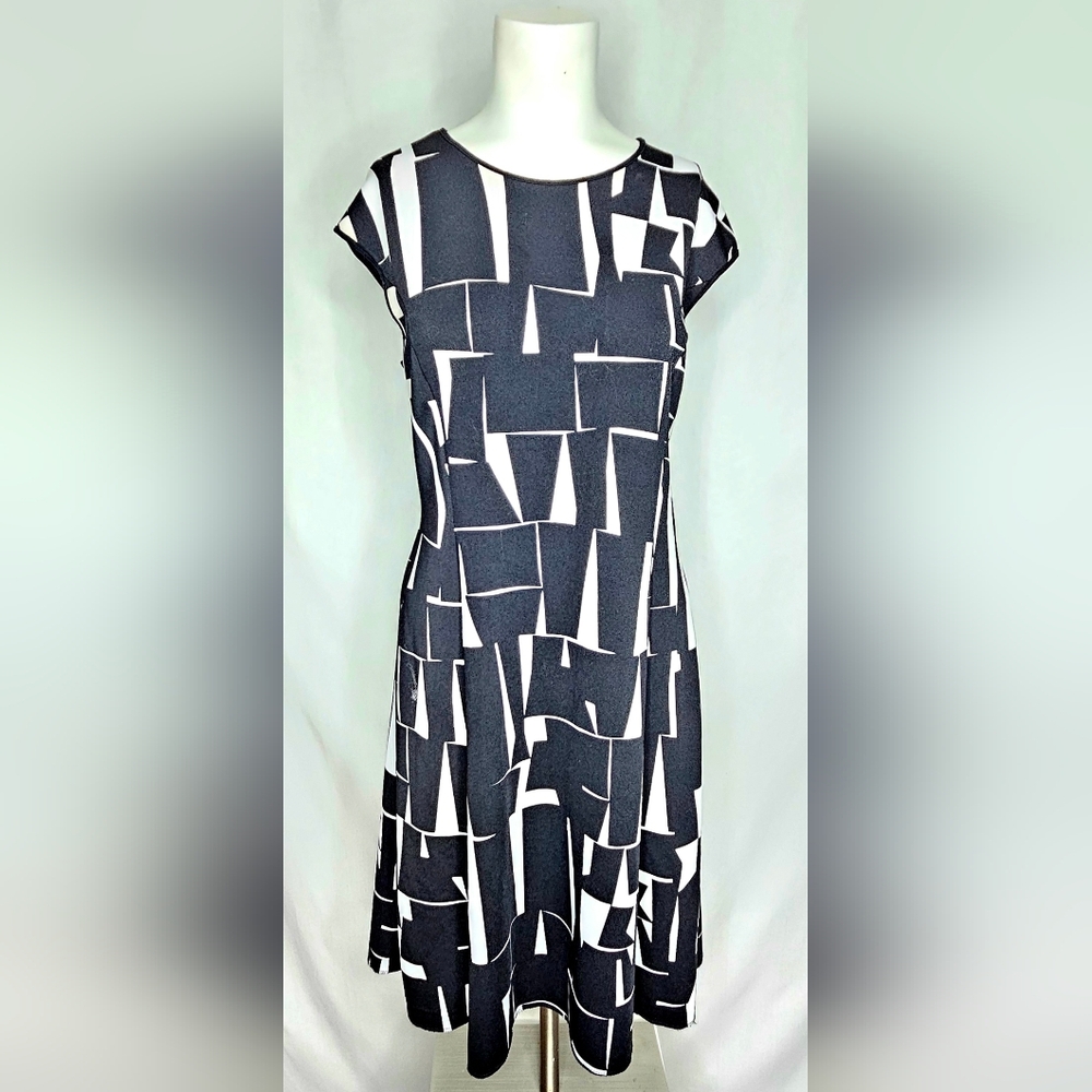 Vince Camuto Black & White‎ Geometric Print Sheath Dress Size M